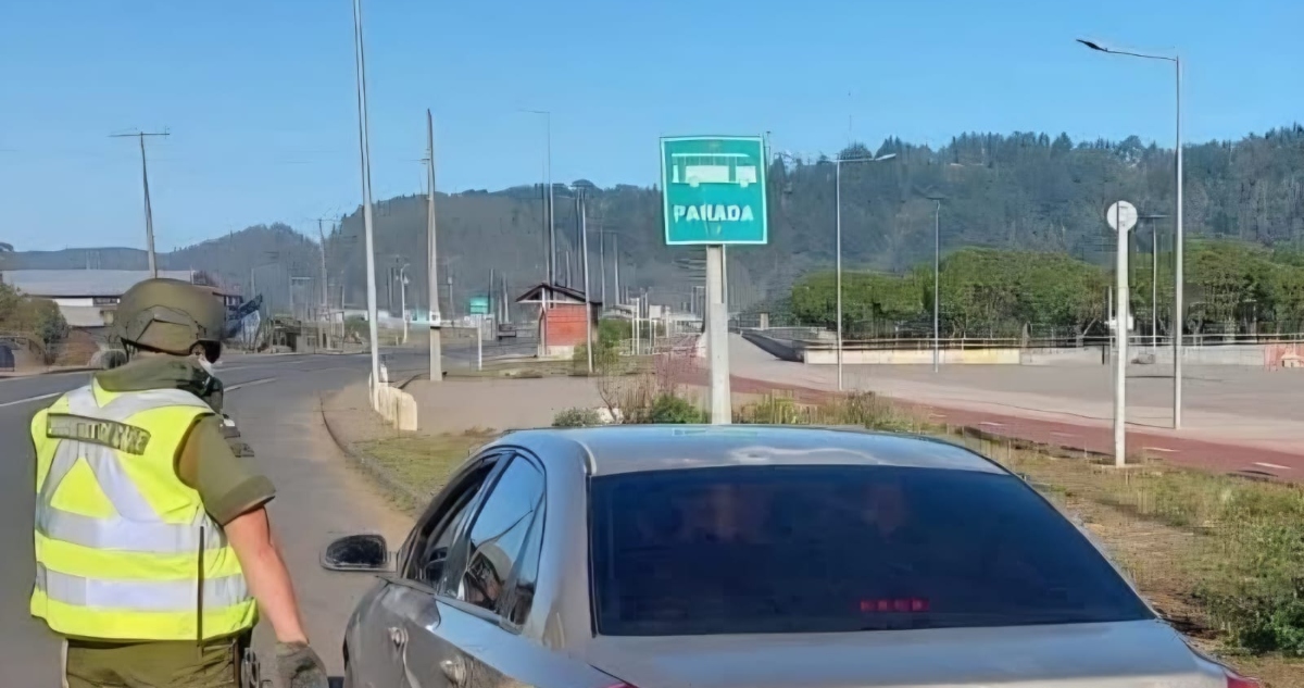 Carabineros disparan contra vehículo que huyó de control y un funcionario resultó baleado en Quidico