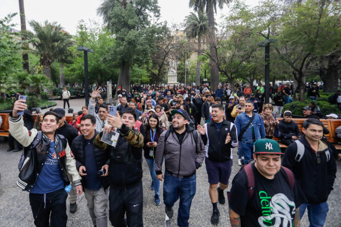 Creadores de contenido repletan Plaza de Armas en rechazo a la agresión al titktoker El Kofran