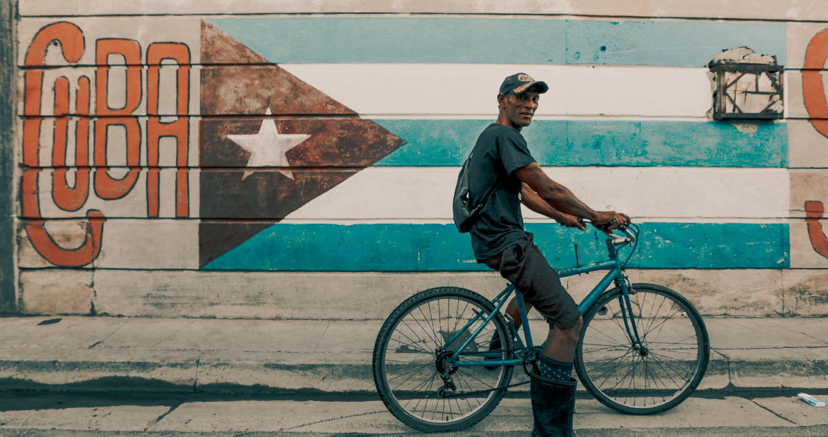 Cuba autoriza la contratación directa, las cuentas bancarias en el exterior y la apertura turística