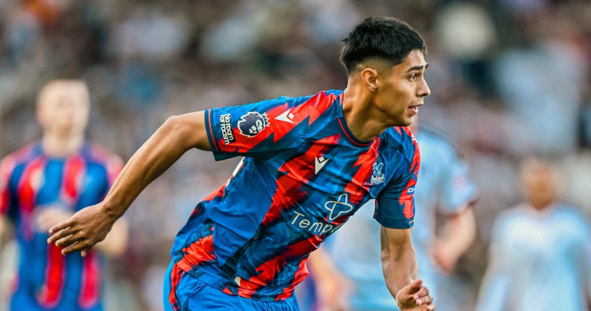 Darío Osorio en el Crystal Palace.