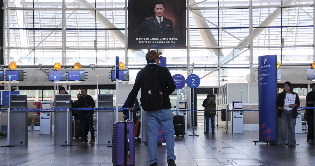 Del cielo directo a las regiones: el proyecto para que Aeropuerto de Santiago tenga buses a provincias
