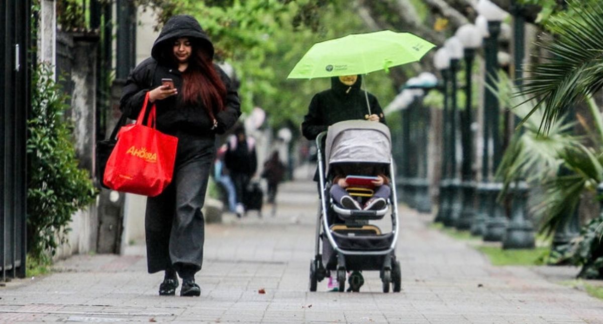 El país que tendremos que sostener: Las consecuencias de la baja natalidad que está cambiando a Chile