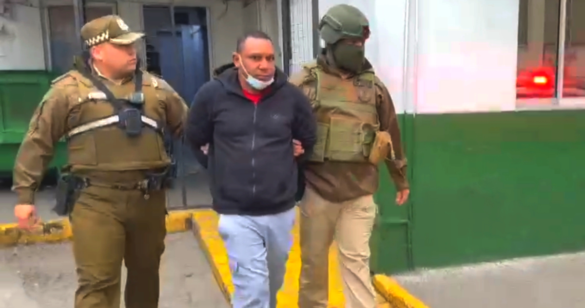 Hombre atacó brutalmente a su pareja frente a su hija en RM, huyó a Chillán, lo detuvieron y a prisión