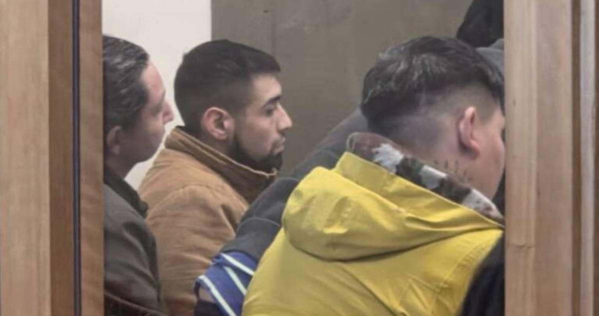 https://media.biobiochile.cl/wp-content/uploads/2026/09/detienen-a-cinco-imputados-por-narcotrafico-en-punta-arenas_-realizarian-venta-con-_delivery_.jpg