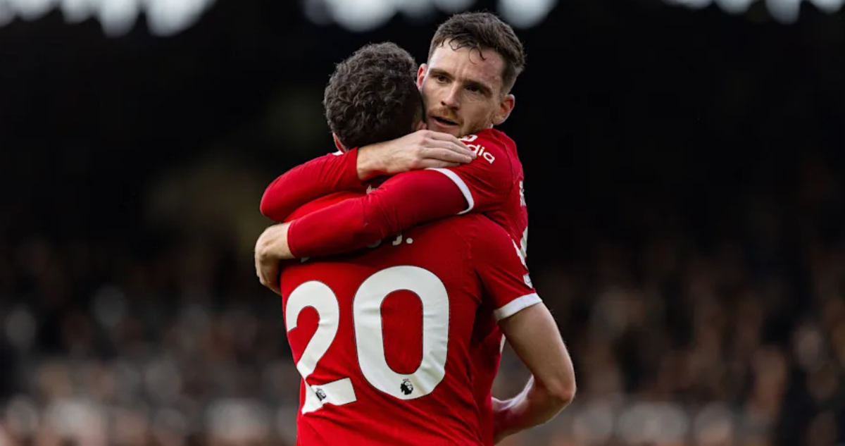 Diogo Jota y Andy Robertson en Liverpool