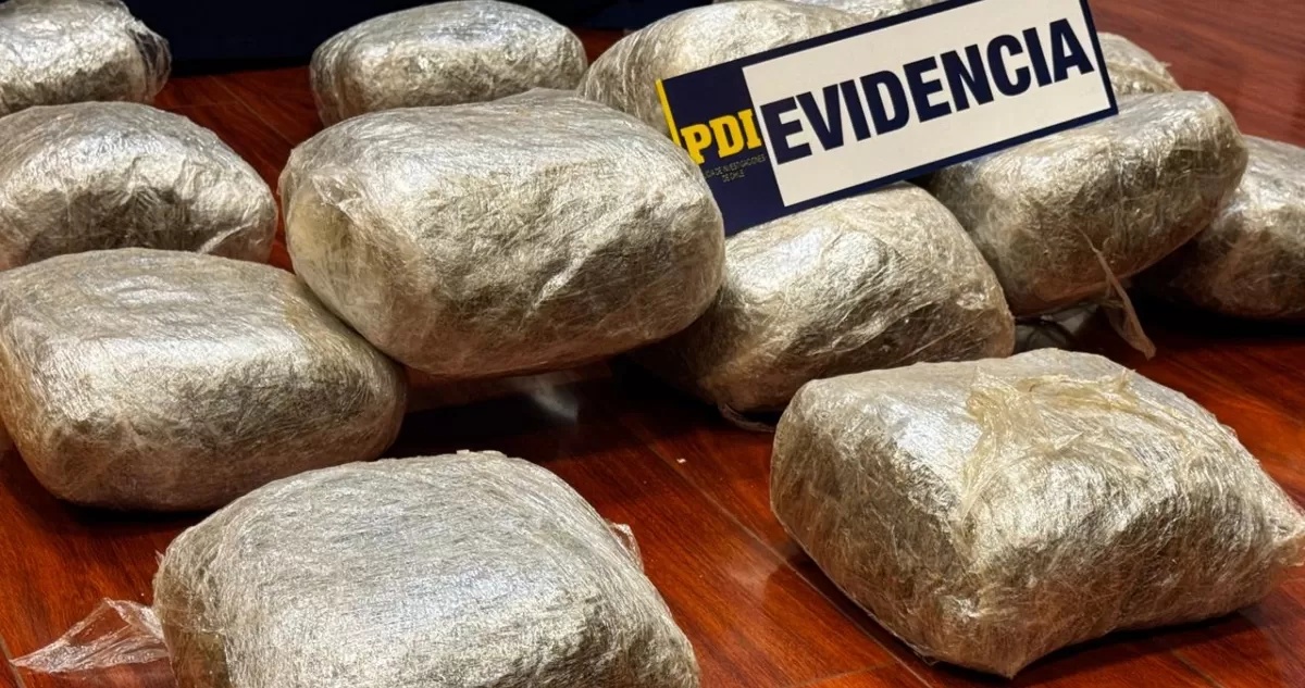 PDI desbarata banda que trasladaba más de 100 kilos de droga desde el norte a Santiago: 5 detenidos