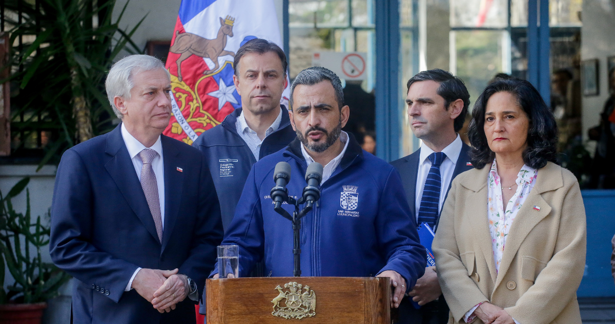 El presidente de la República, José Antonio Kast, se reunió con el alcalde Cristopher White tras entregarle su apoyo debido a la situación de amenazas vividas por el jefe comunal.