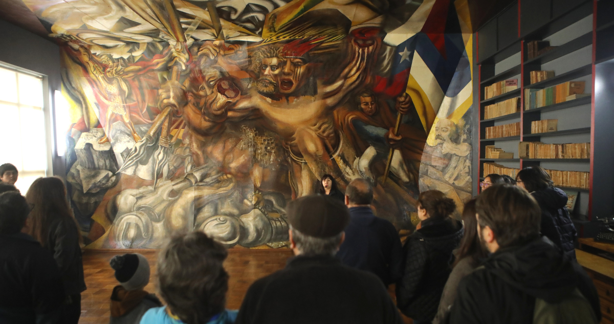 Mural declarado Monumento Nacional en Chillán.
