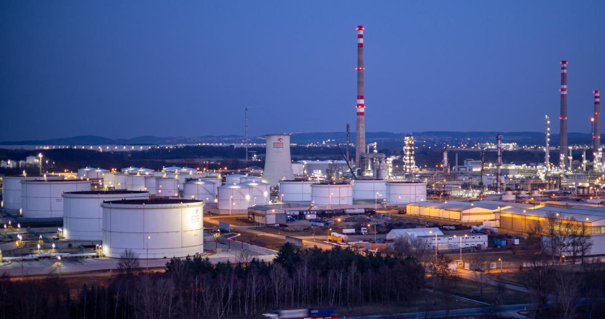 El petróleo brent toca su mayor nivel desde julio tras tocar los US$100 el barril