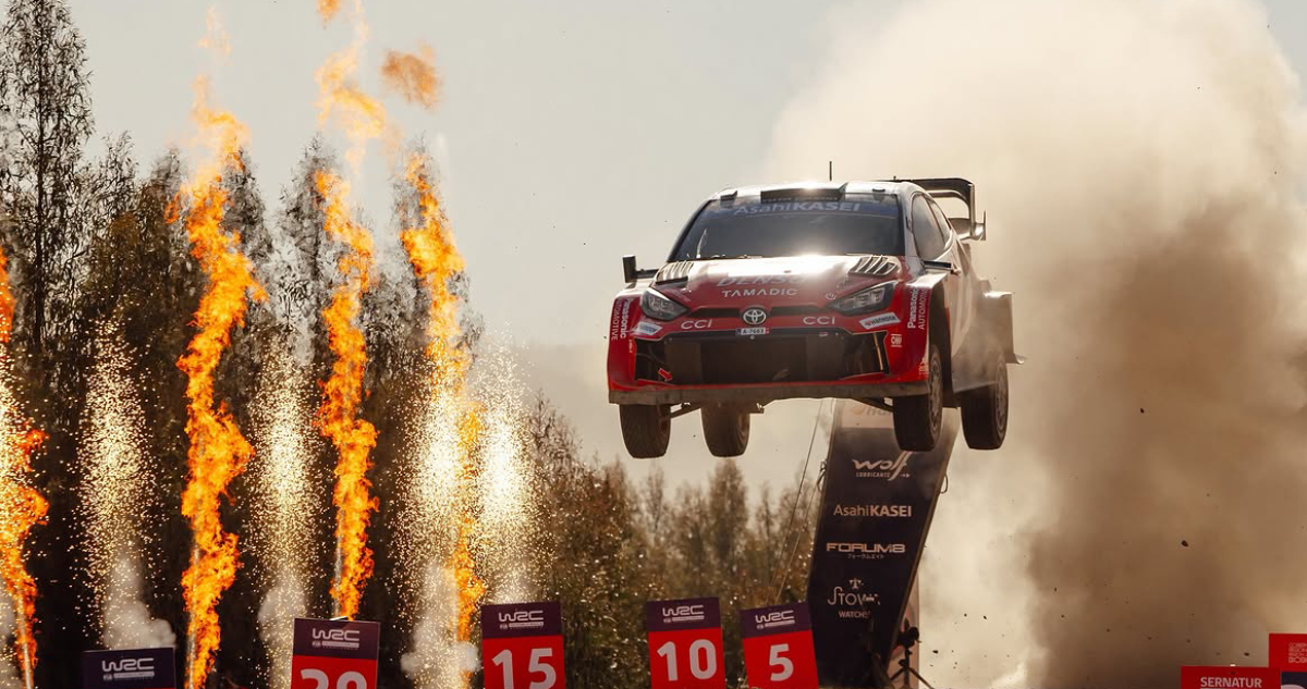 Elfyn Evans en WRC foto de contexto