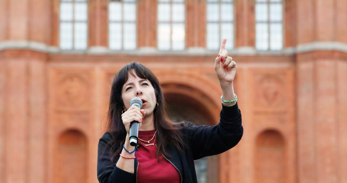 Elif Eralp busca dar el golpe en Berlín: la candidata de La Izquierda que mira el modelo de Mamdani