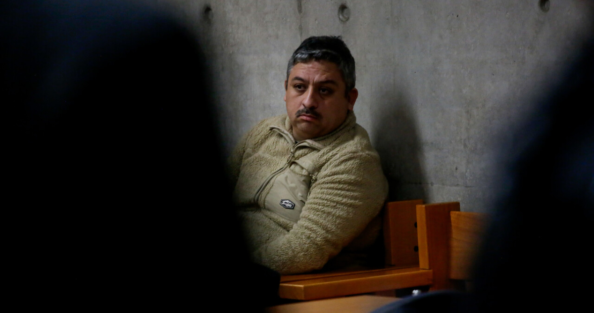 Justicia revoca prisión preventiva de exasesor de Lavín León tras 4 meses en la cárcel