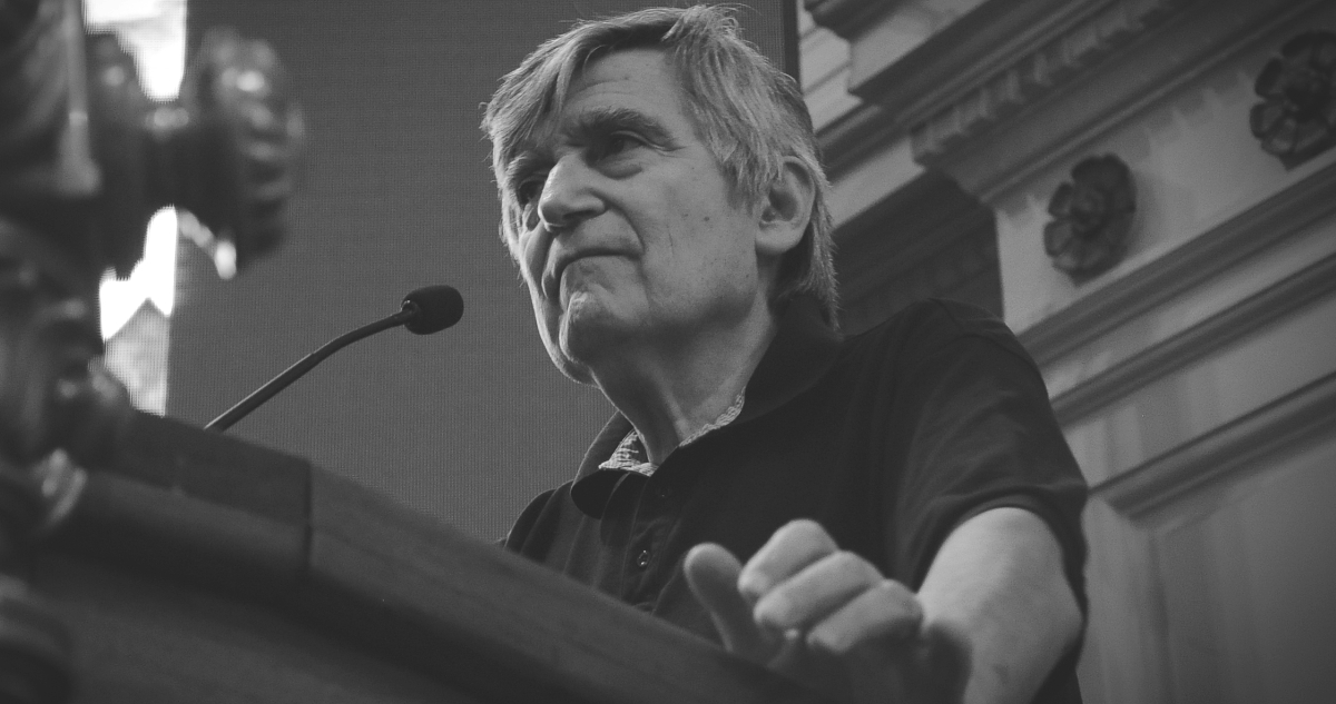 https://media.biobiochile.cl/wp-content/uploads/2026/09/exequias-por-camilo-escalona_-responso-en-el-partido-socialista-y-velatorio-en-el-senado.jpg