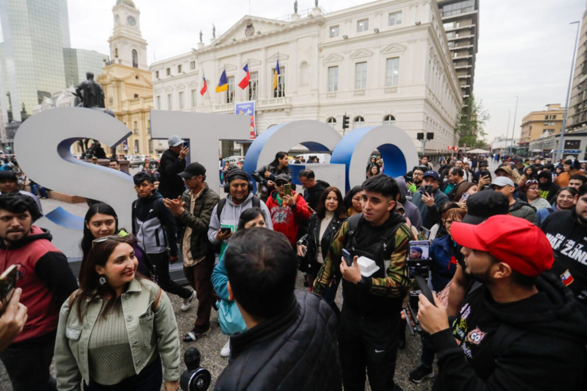 Creadores de contenido se reúnen en Plaza de Armas en apoyo a "El Kofran"