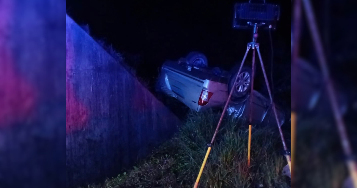 Un fallecido deja volcamiento de camioneta en Ruta del Itata: piden extremar cuidados por lluvias