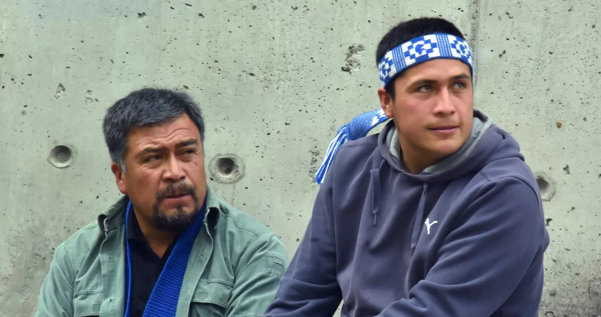 Diputado francés entrega medalla de Asamblea Nacional a Héctor Llaitul, condenado a 23 años en Chile