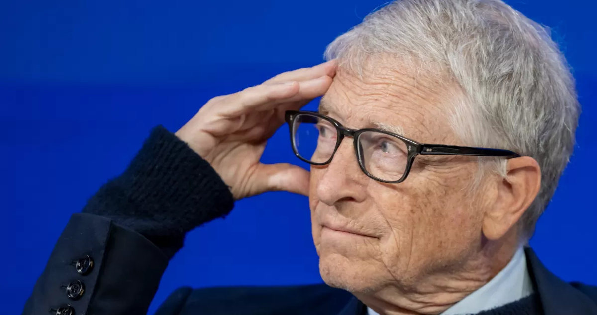 Bill Gates advierte que la IA sin control podría provocar “mil millones de muertes”