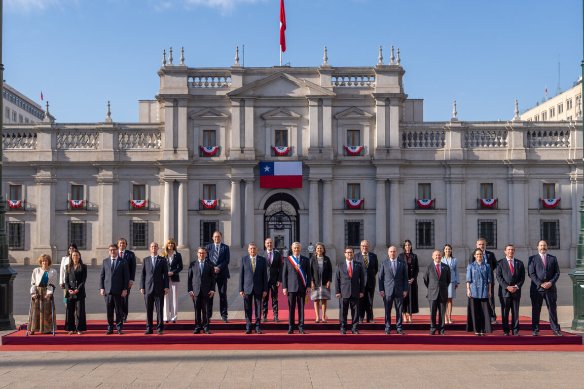El presidente José Antonio Kast junto a sus ministros