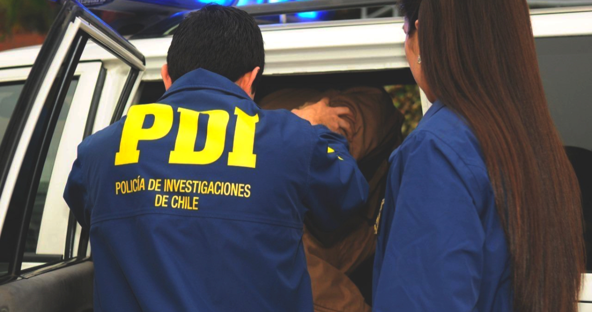 Hombre acusado de abuso sexual en lugar público se parapetó con cuchillo en casa antes de su captura