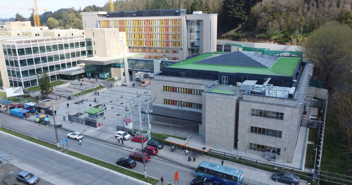 Alcalde tilda de graves irregularidades en construcción de Hospital Higueras de Talcahuano