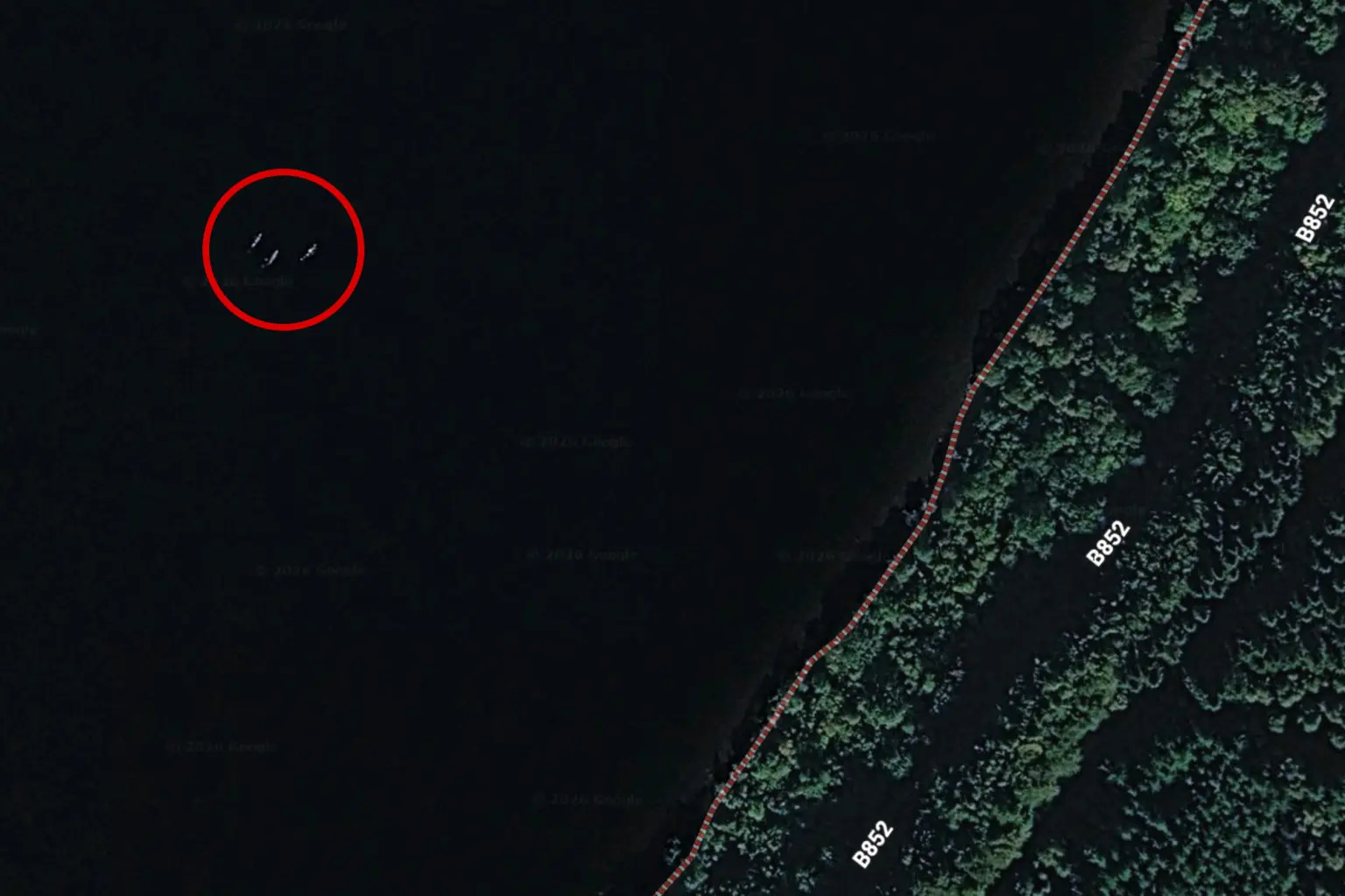 Misterio en Google Earth: Aseguran haber encontrado la "familia" de Nessie, el monstruo del lago Ness