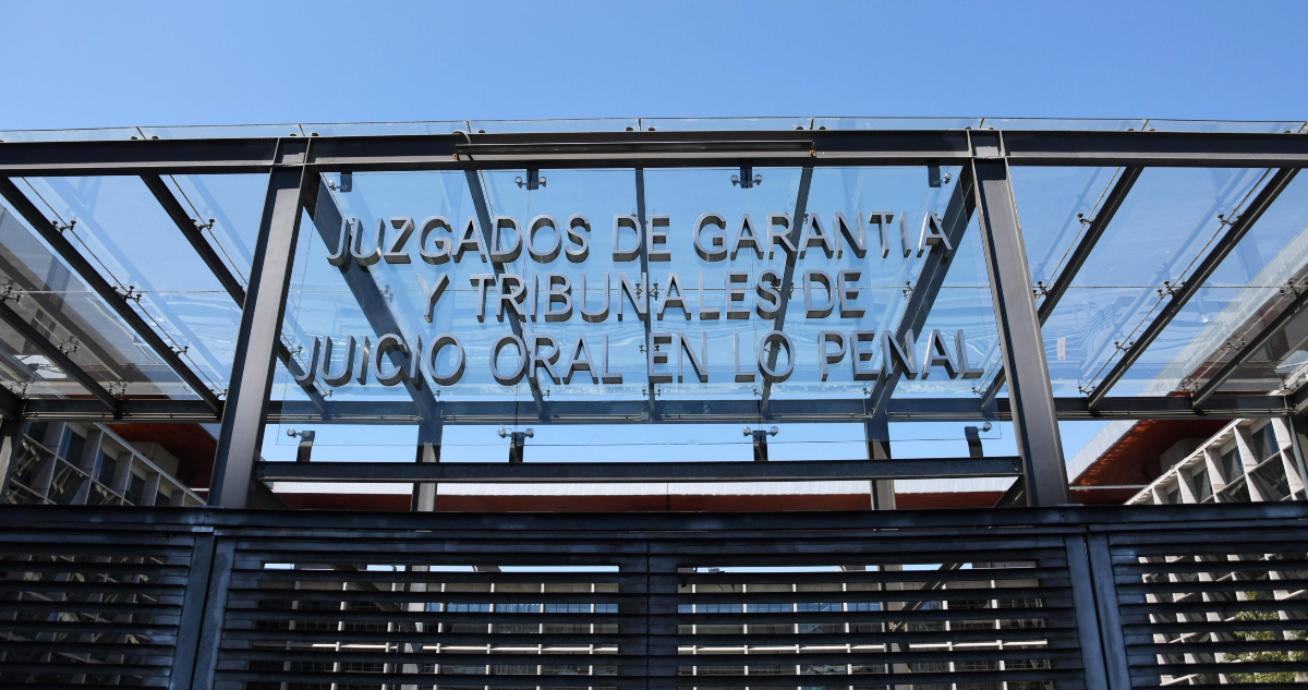 Imputado agrede a defensora pública en el Centro de Justicia tras decretarse su prisión preventiva
