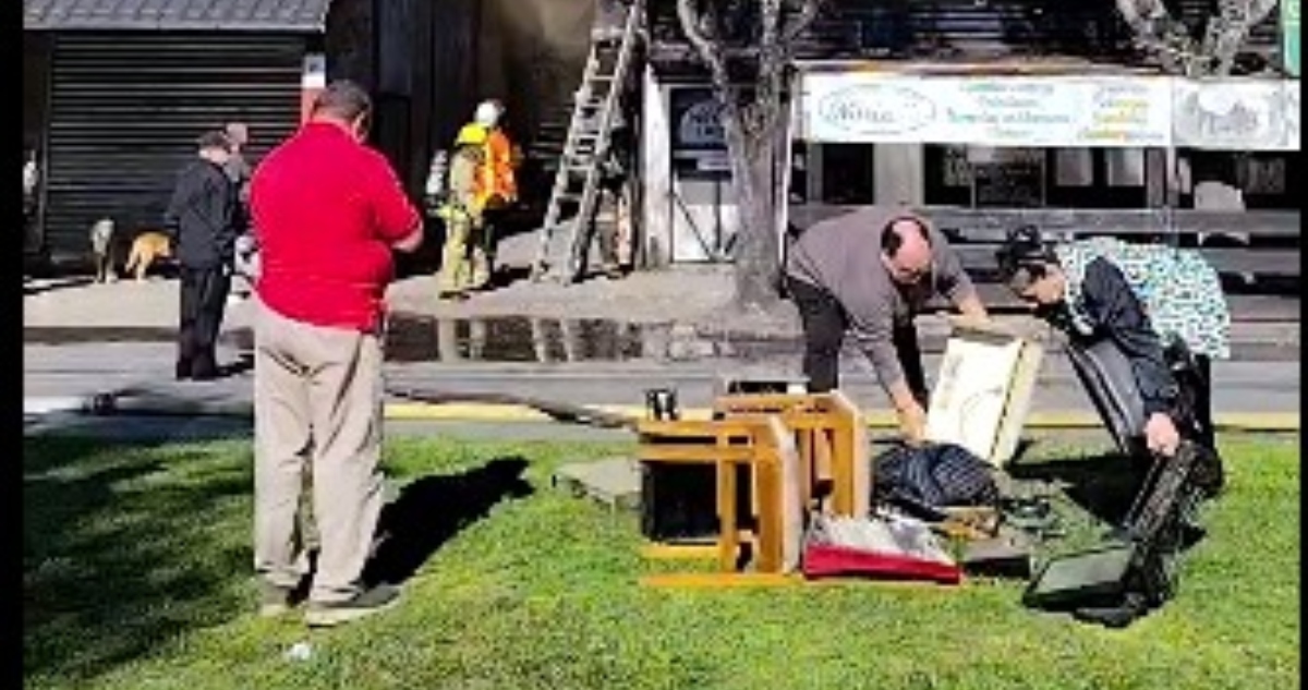 Incendio en restuarante y radio en Villarrica