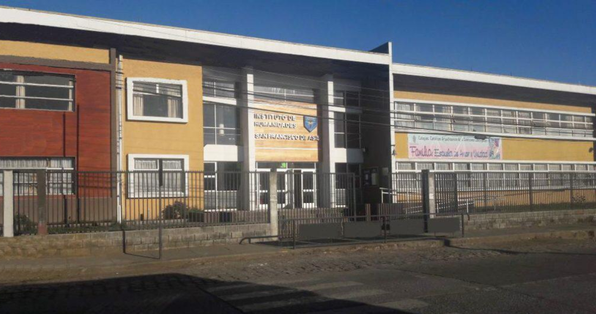 https://media.biobiochile.cl/wp-content/uploads/2026/09/indagan-relacion-entre-marihuana-y-1-2-millones-incautados-a-estudiante-de-14-anos-en-colegio-de-lota.png