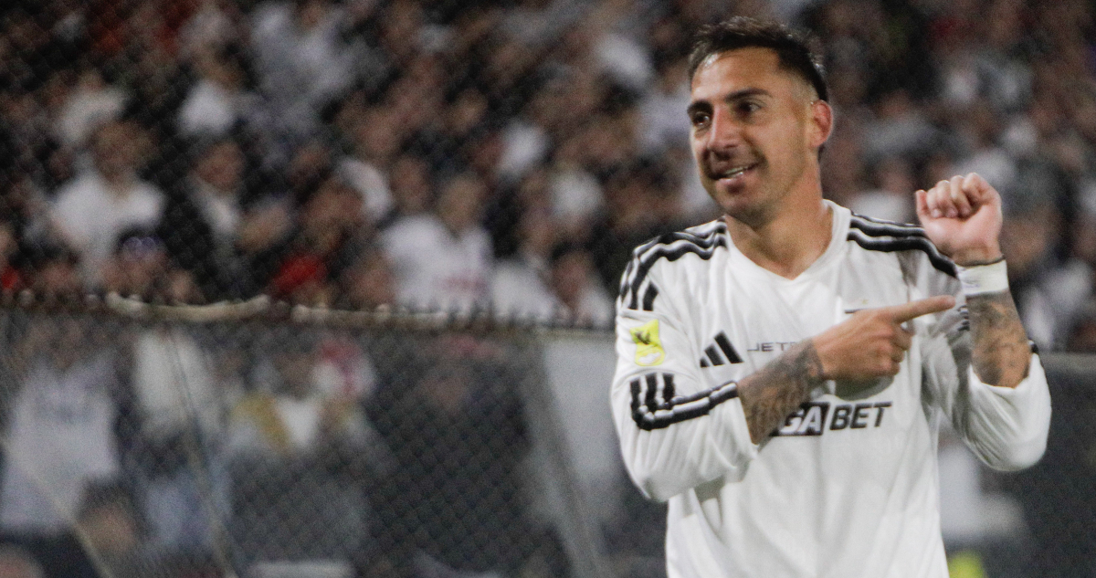 Javier Correa en Colo Colo (1).jpg