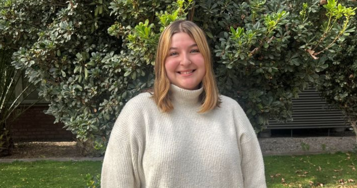Foto de Javiera León, la estudiante chilena que pasó a la final de Codificadas