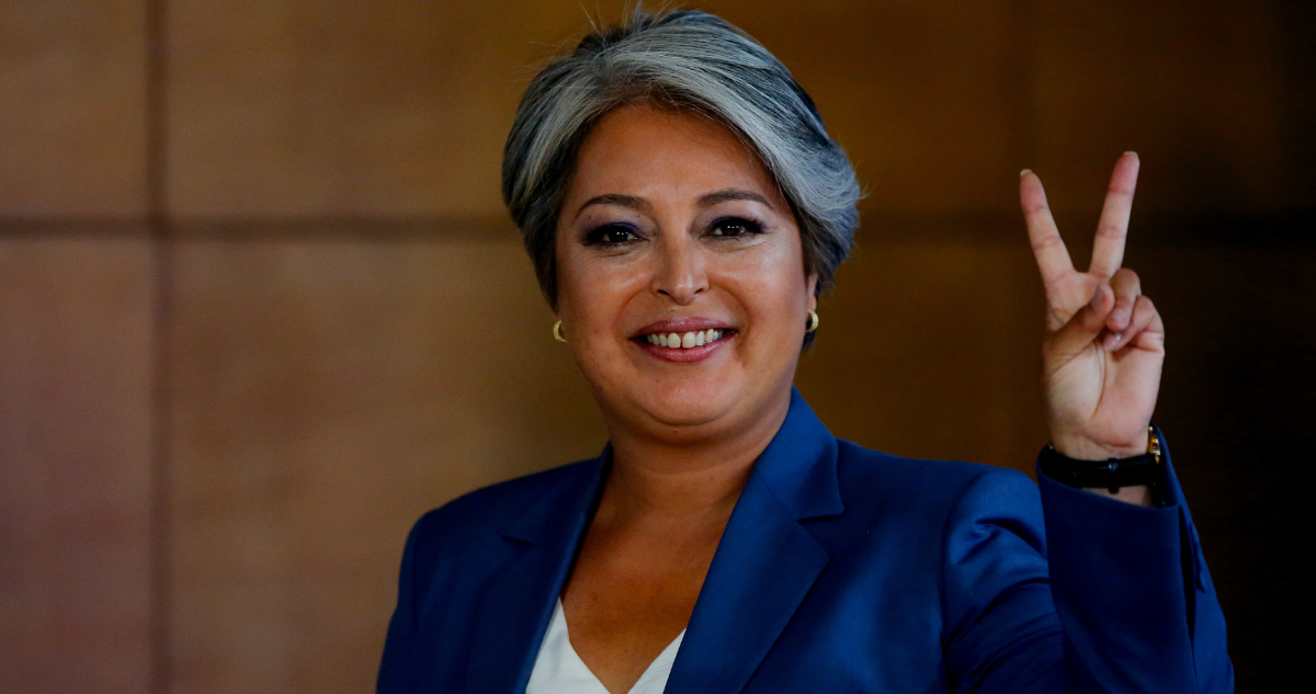 Jara responde a dardos de Kast y lo emplaza: “Levante el secreto bancario mejor y haga su pega”