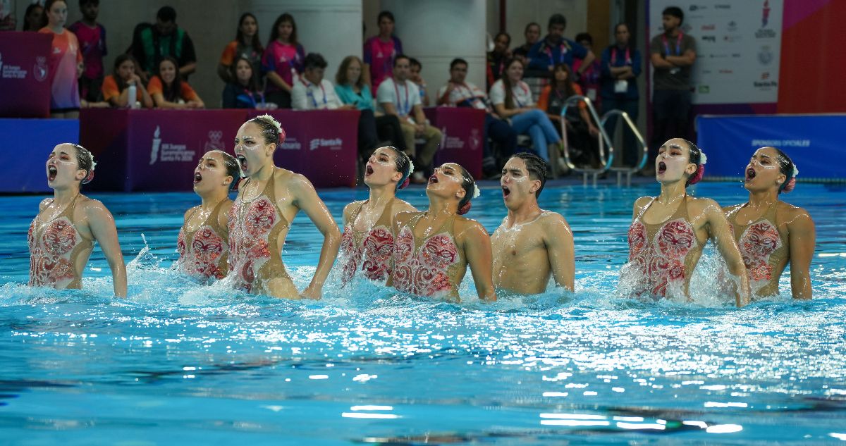 Natación artística chilena brilló en los Juegos Suramericanos.