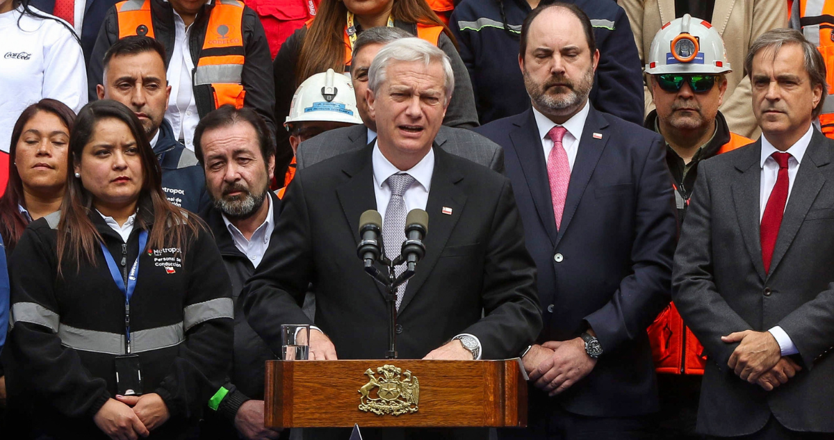 Kast llama a buscar acuerdos por desempleo: “No es un problema de un gobierno o de un color político”