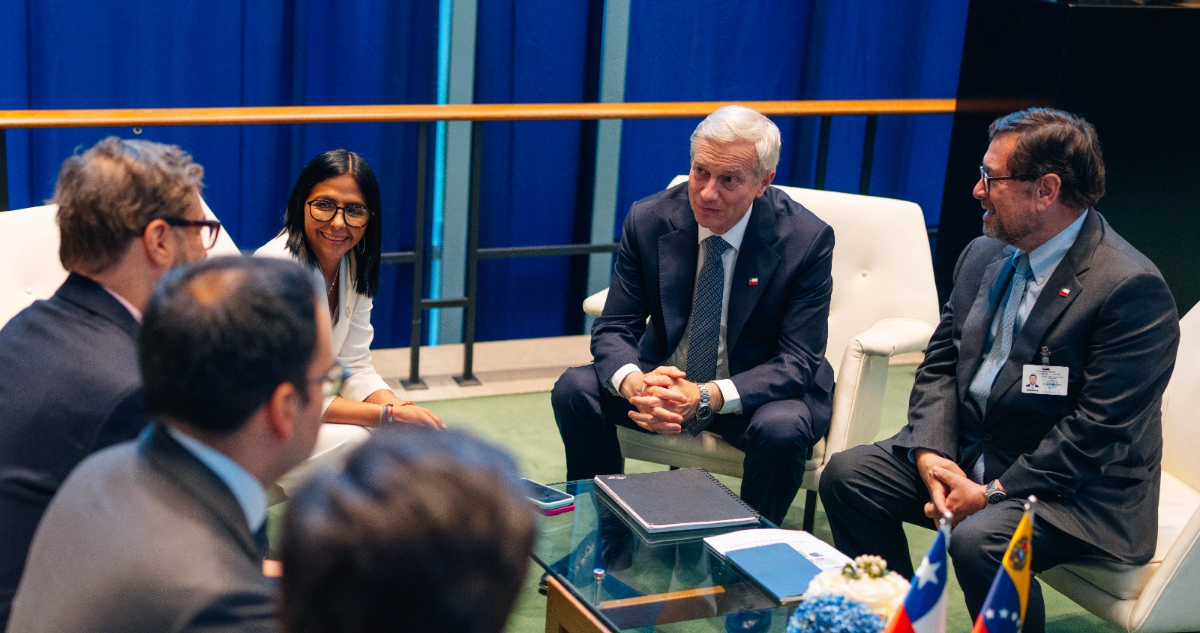 Kast proyecta retomar relaciones con Venezuela “en los próximos meses” y evita respaldar a Rodríguez