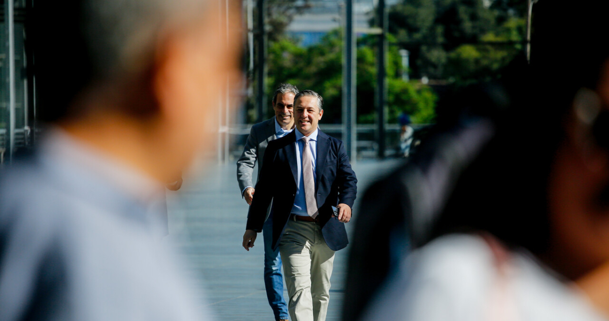 De “oposición amigable” a La Moneda: el nuevo acercamiento de los libertarios al Gobierno
