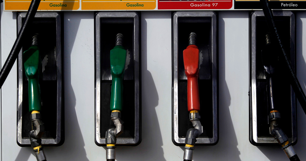 Los ‘ecos’ del bencinazo: se amplía la brecha para una “normalización” del precio de los combustible