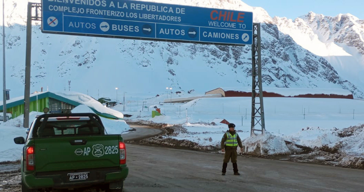 Paso Los Libertadores sigue cerrado por nevadas: este lunes evaluarán su reapertura