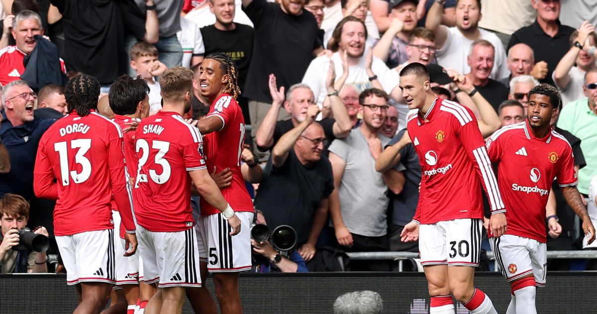 Manchester United tiene una deuda superior al billón de pesos chilenos.