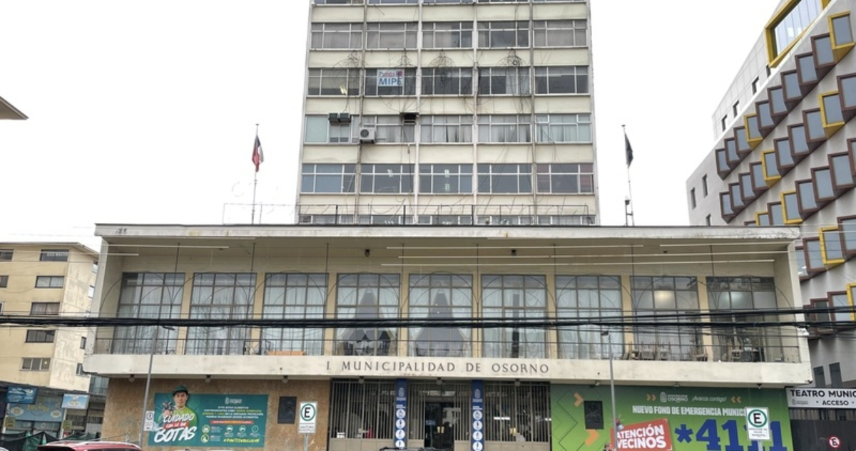 Funcionarios municipales de Osorno defienden compra de 146 medallas de oro: “Es un derecho adquirido”