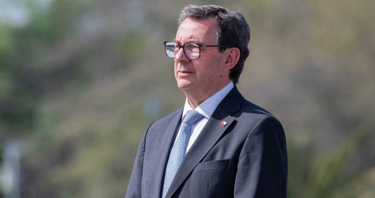 Ministro Barros aborda disputa por Malvinas y respalda comercio entre Punta Arenas y las islas