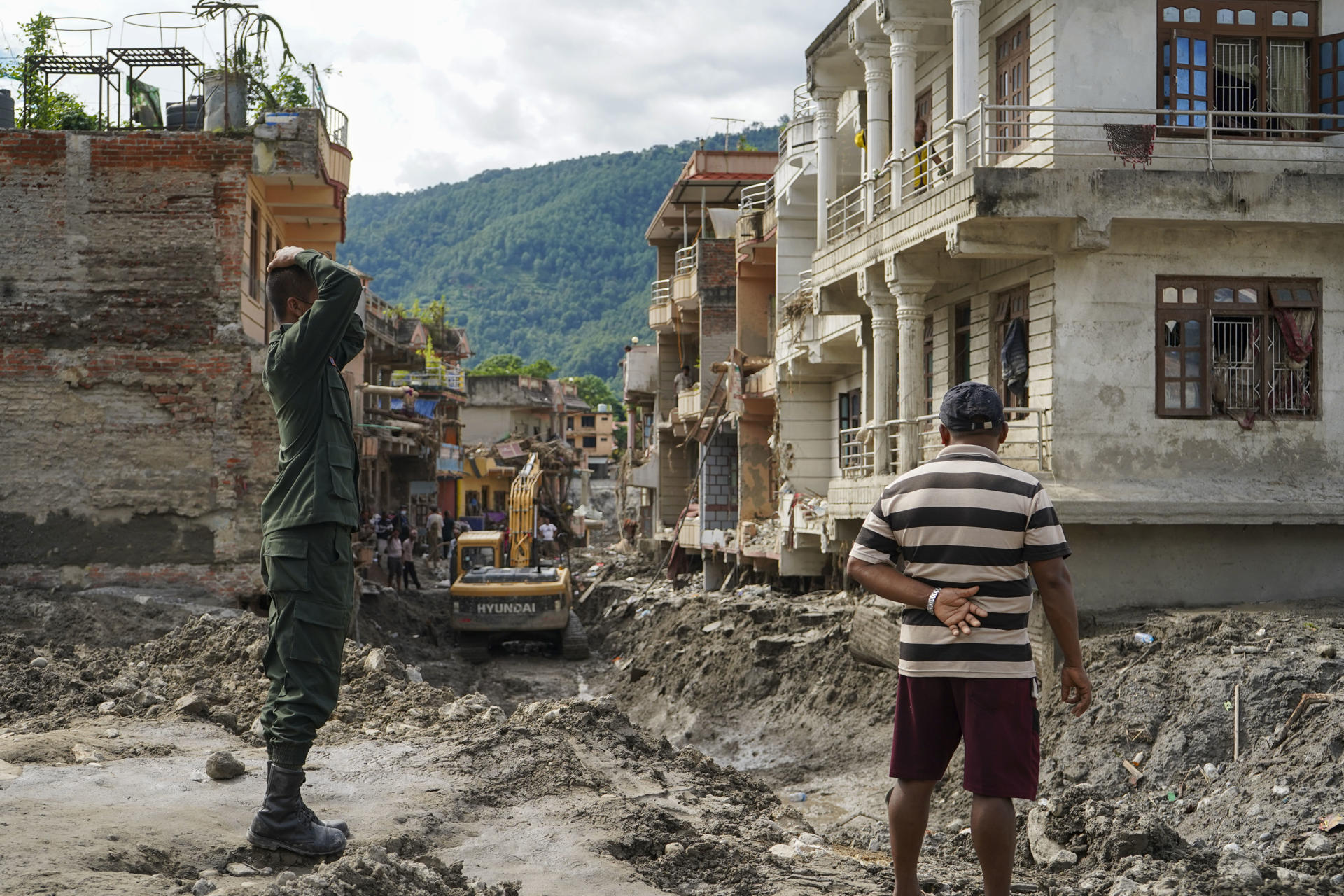 Situación que se vive este miércoles en Devighat (Nepal), uno de los pueblos afectados