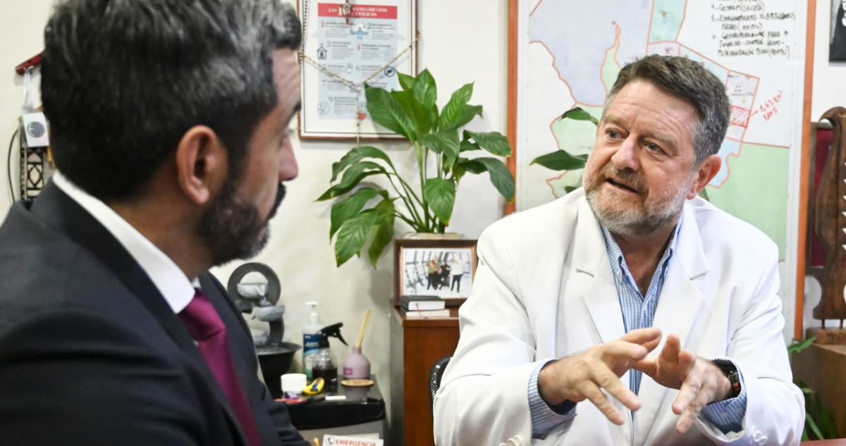 Orrego se reúne con el alcalde White y pide "acciones concretas" a quienes le prestaron su apoyo