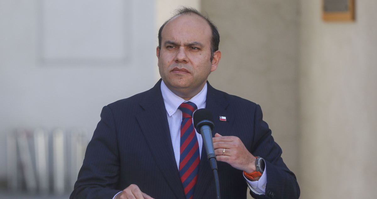 Otro caso: Recién titulada fue contratada en Ministerio del Interior con sueldo de $2.350.000