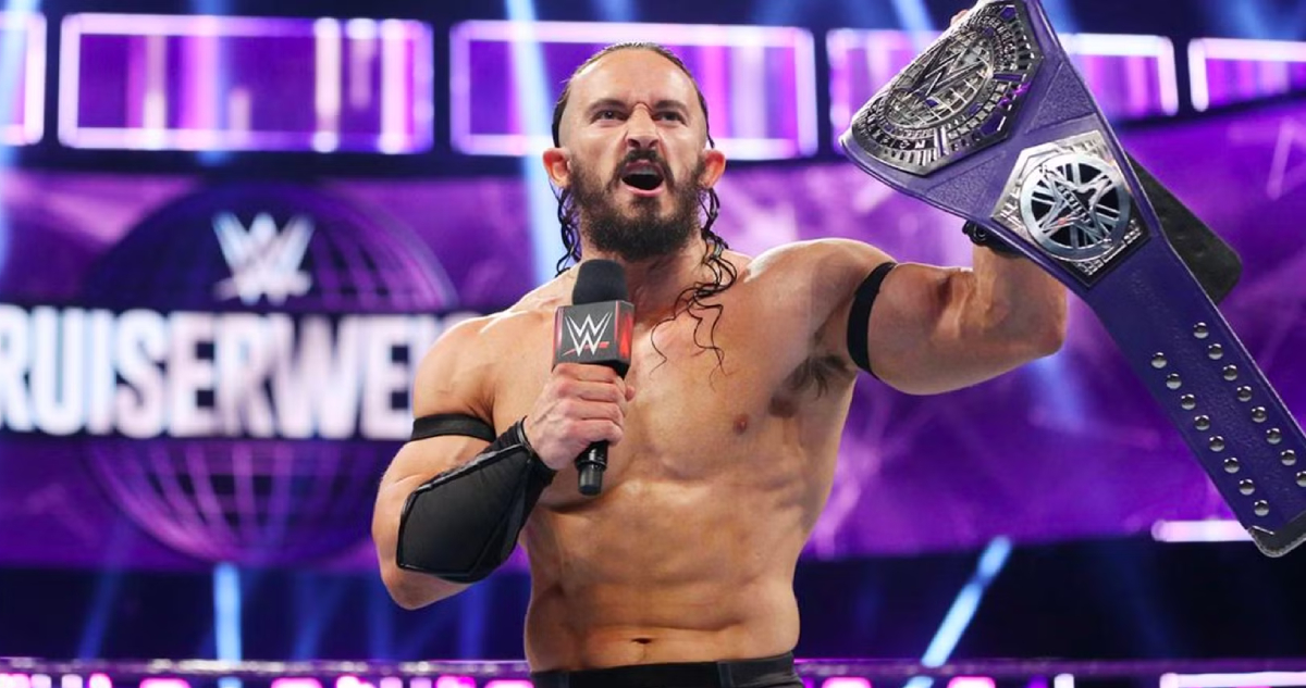 Pac como Neville en WWE