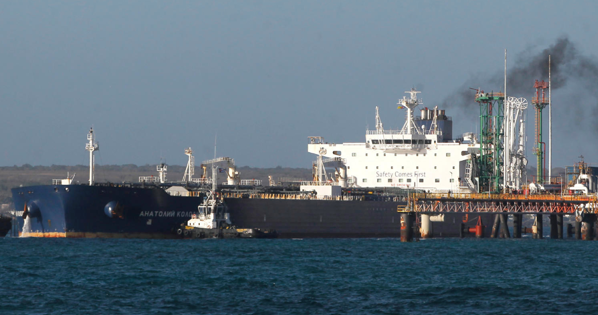 Petróleo no da descanso y sube tras cierre de oleoducto clave y nuevos ataques en Ormuz