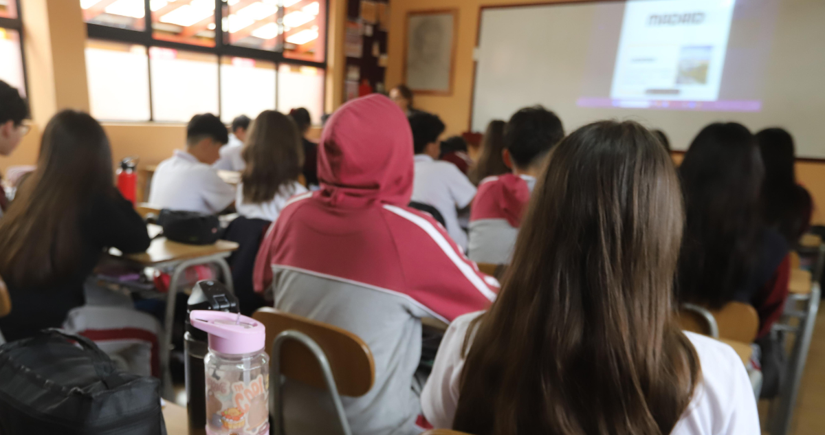 Estudiantes en sala de clases