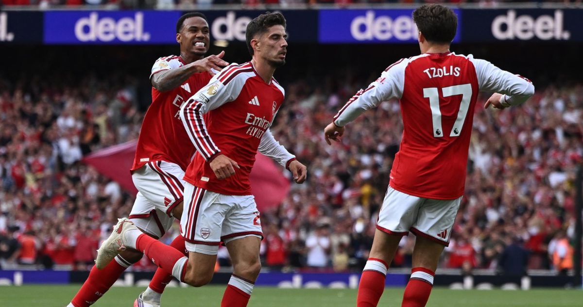 Arsenal venció a Chelsea y lidera la Premier League.