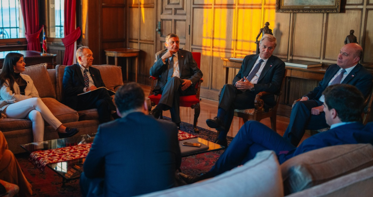 Oficialismo afirma que habrá aumento del 1,5% para presupuesto 2027 tras reunión con Kast