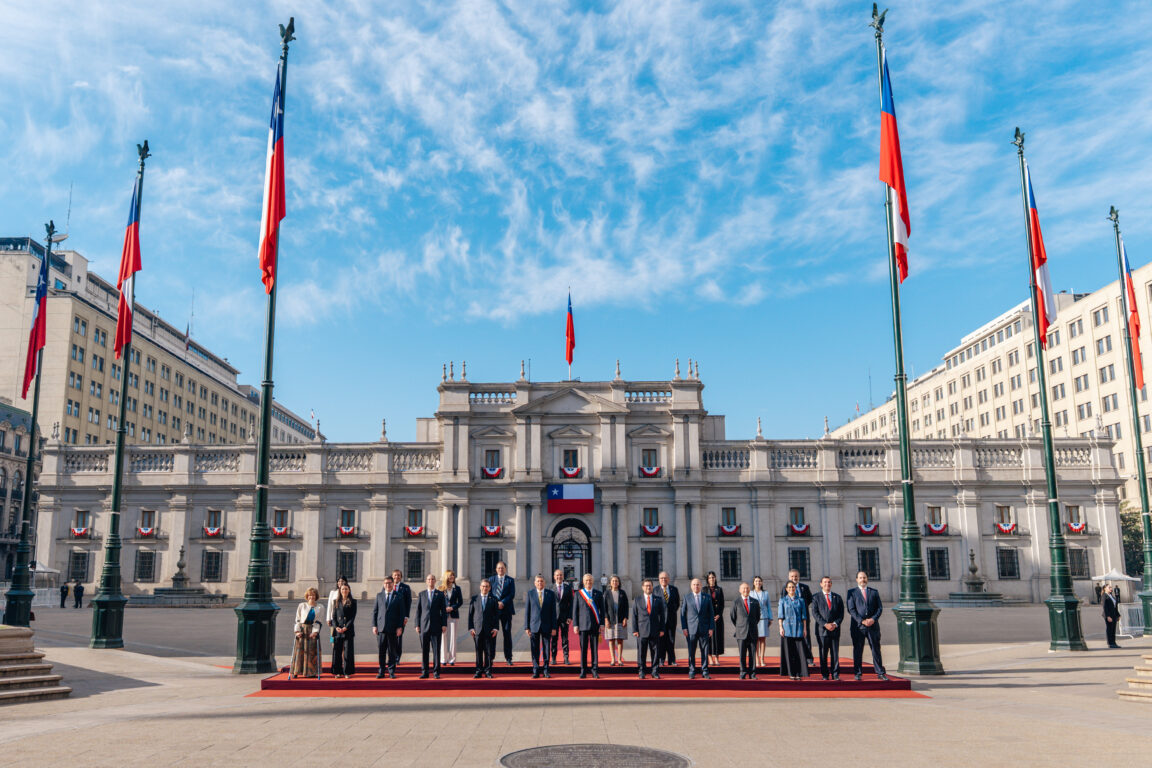El presidente José Antonio Kast junto a sus ministros