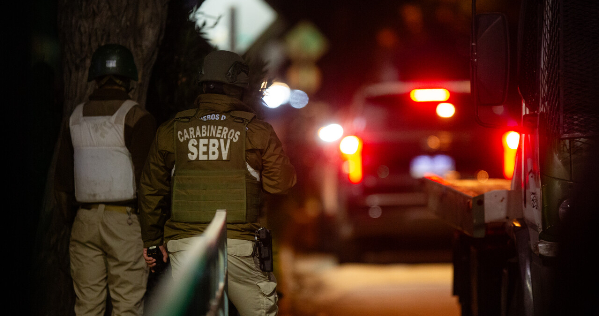 Prisión preventiva para acusados de asaltar Pronto Copec en Santa Bárbara: uno era militar